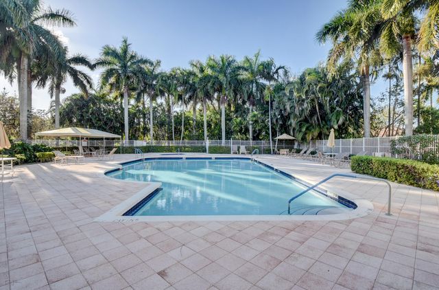 7192 Summer Tree Drive, Boynton Beach, FL 33437