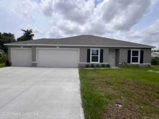2182 Watkins Road SE, Palm Bay, FL 32909