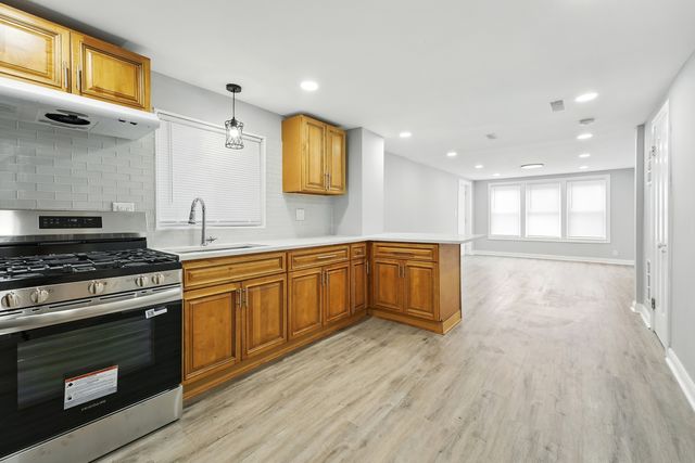 4918 W 28th Place, Cicero, IL 60804