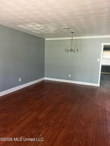 865 Fairfax Circle, Jackson, MS 39211