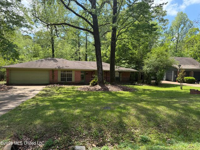 865 Fairfax Circle, Jackson, MS 39211