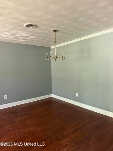 865 Fairfax Circle, Jackson, MS 39211