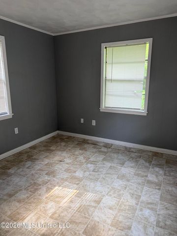 865 Fairfax Circle, Jackson, MS 39211