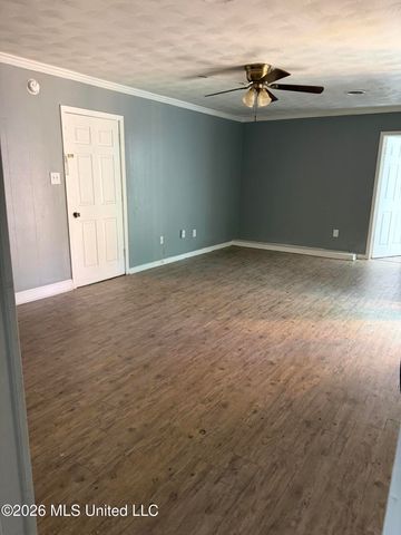 865 Fairfax Circle, Jackson, MS 39211