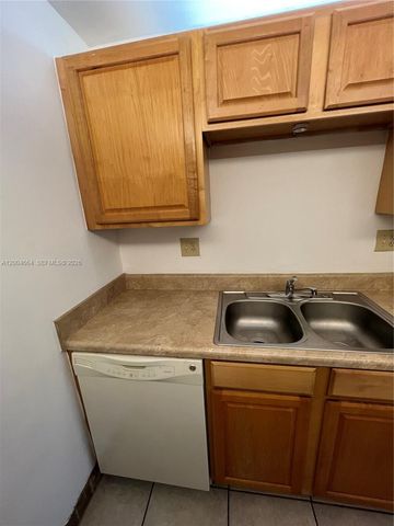 4116 NW 88th Ave 104, Coral Springs, FL 33065