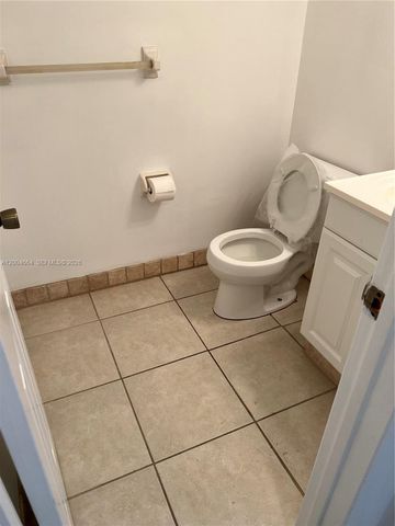 4116 NW 88th Ave 104, Coral Springs, FL 33065