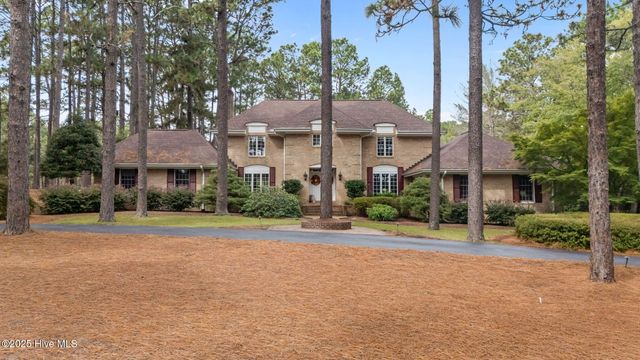 35 Lake Dornoch Drive, Pinehurst, NC 28374