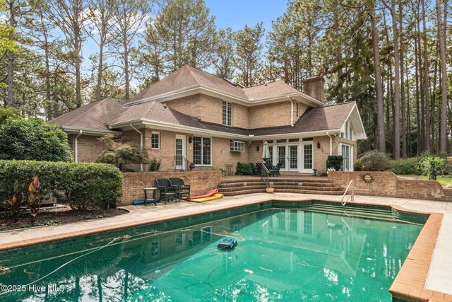 35 Lake Dornoch Drive, Pinehurst, NC 28374
