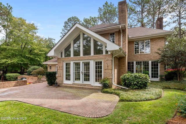 35 Lake Dornoch Drive, Pinehurst, NC 28374