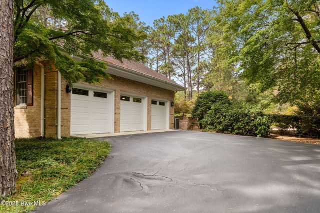 35 Lake Dornoch Drive, Pinehurst, NC 28374