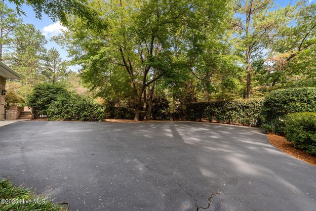35 Lake Dornoch Drive, Pinehurst, NC 28374