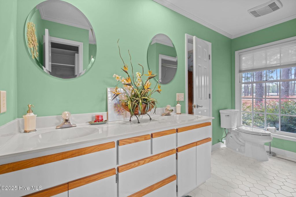 Image 15 of property listing at 35 Lake Dornoch Drive, Pinehurst, NC 28374