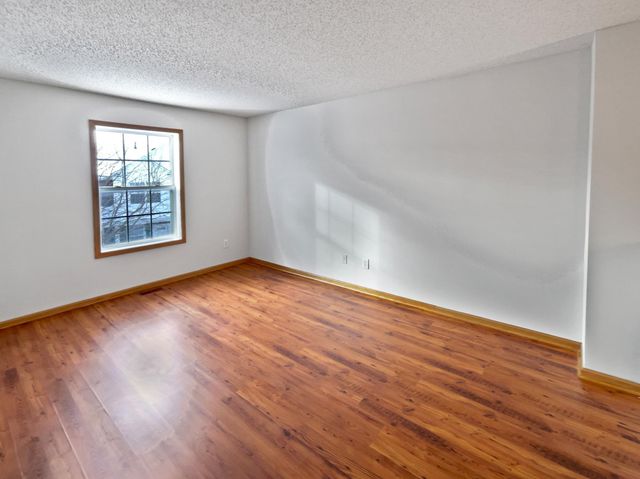 6829 Narcissus Lane N 304, Maple Grove, MN 55311