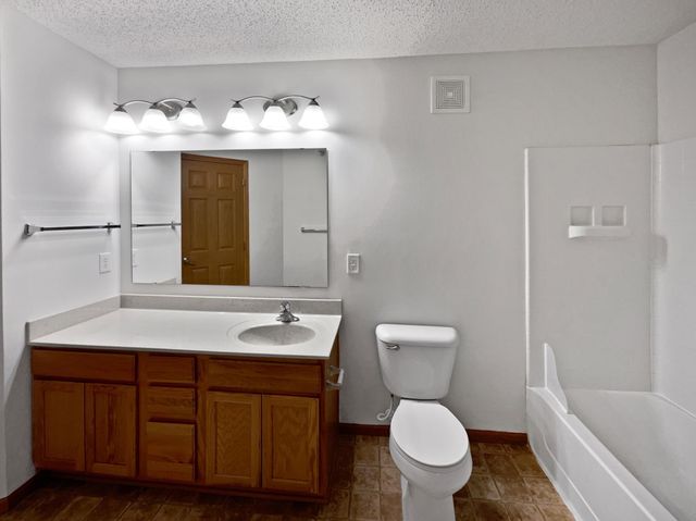 6829 Narcissus Lane N 304, Maple Grove, MN 55311