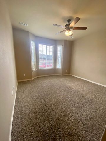 1087 N Leverett Avenue, Fayetteville, AR 72701