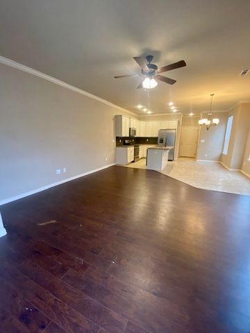 1087 N Leverett Avenue, Fayetteville, AR 72701