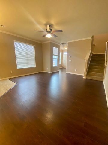 1087 N Leverett Avenue, Fayetteville, AR 72701