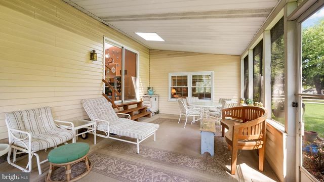 39 SHELLEY RD, Holland, PA 18966