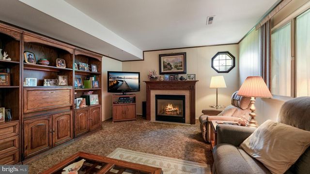 39 SHELLEY RD, Holland, PA 18966