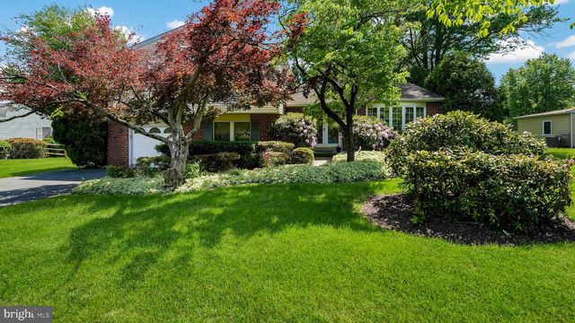 39 SHELLEY RD, Holland, PA 18966