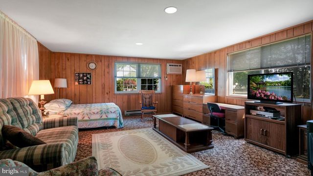 39 SHELLEY RD, Holland, PA 18966