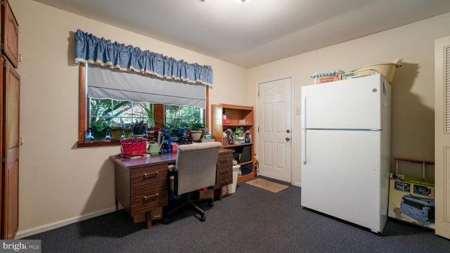 39 SHELLEY RD, Holland, PA 18966