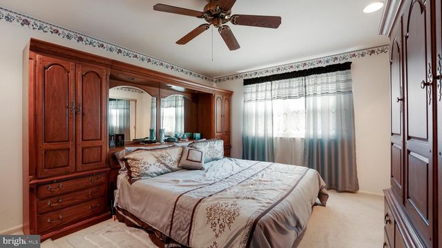 39 SHELLEY RD, Holland, PA 18966