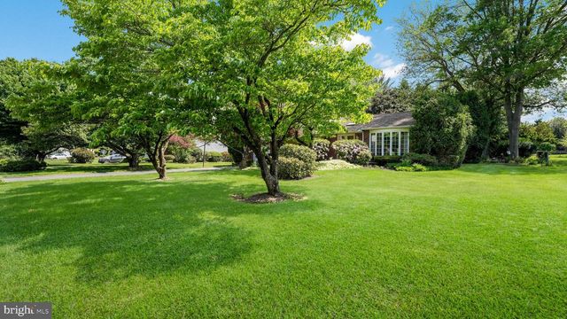 39 SHELLEY RD, Holland, PA 18966