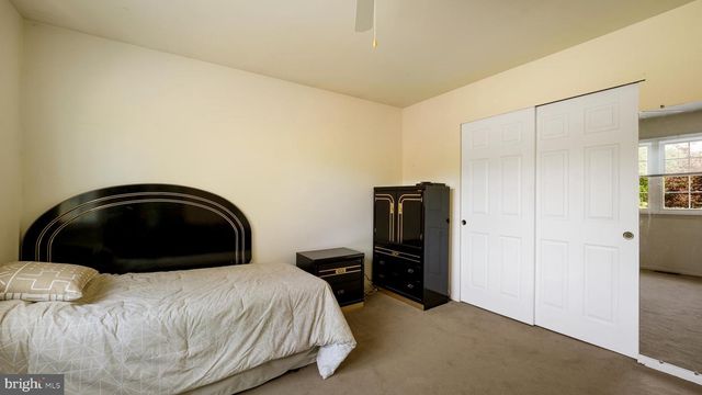 39 SHELLEY RD, Holland, PA 18966