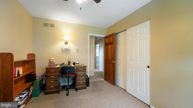39 SHELLEY RD, Holland, PA 18966