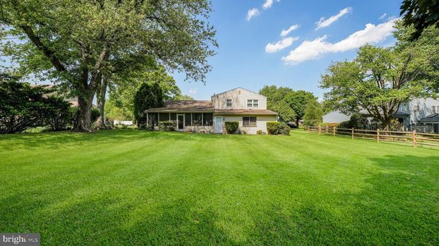 39 SHELLEY RD, Holland, PA 18966