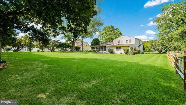 39 SHELLEY RD, Holland, PA 18966