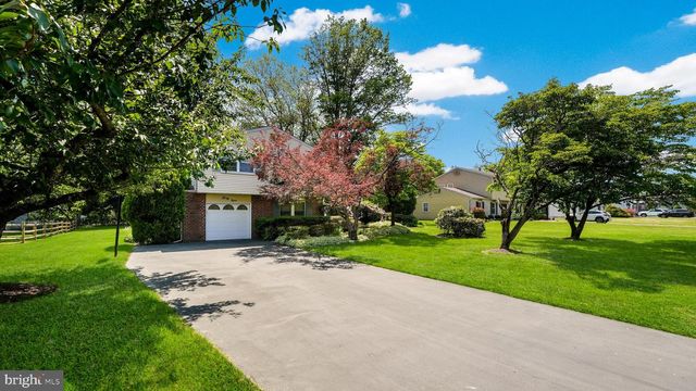 39 SHELLEY RD, Holland, PA 18966