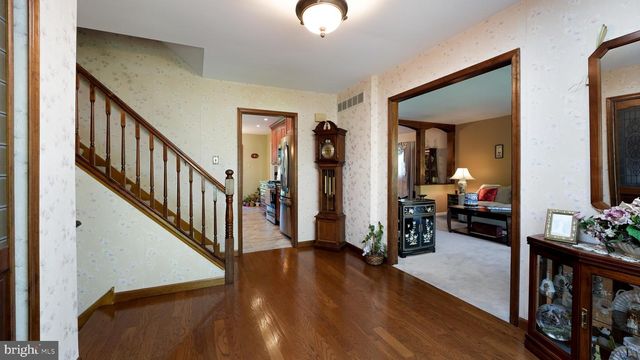 39 SHELLEY RD, Holland, PA 18966