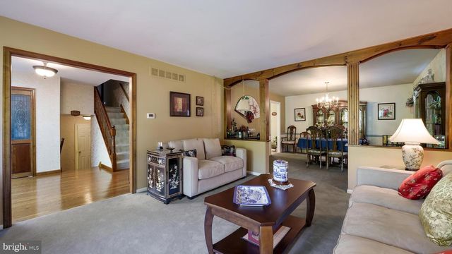 39 SHELLEY RD, Holland, PA 18966