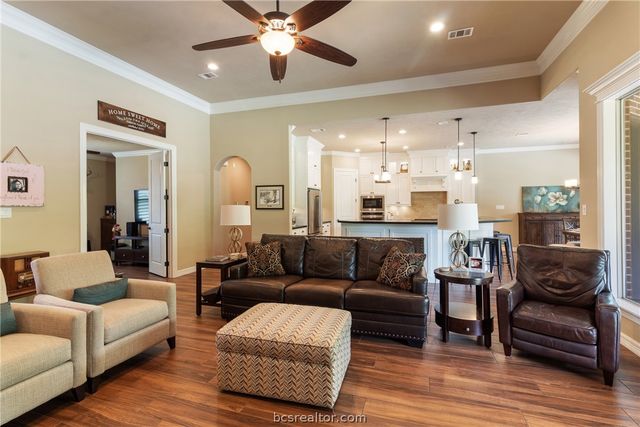 5028 Vintage Oaks Court, College Station, TX 77845