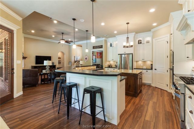 5028 Vintage Oaks Court, College Station, TX 77845