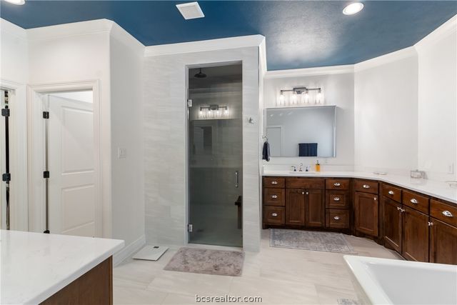 5028 Vintage Oaks Court, College Station, TX 77845