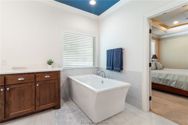 5028 Vintage Oaks Court, College Station, TX 77845