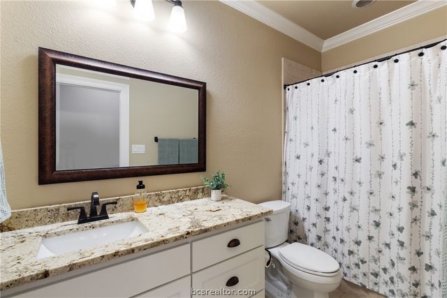 5028 Vintage Oaks Court, College Station, TX 77845