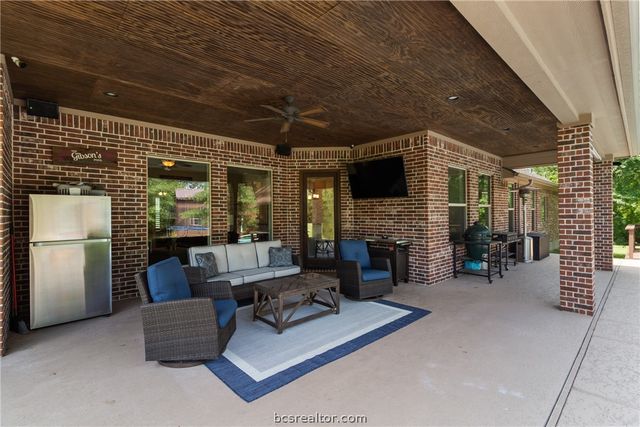 5028 Vintage Oaks Court, College Station, TX 77845