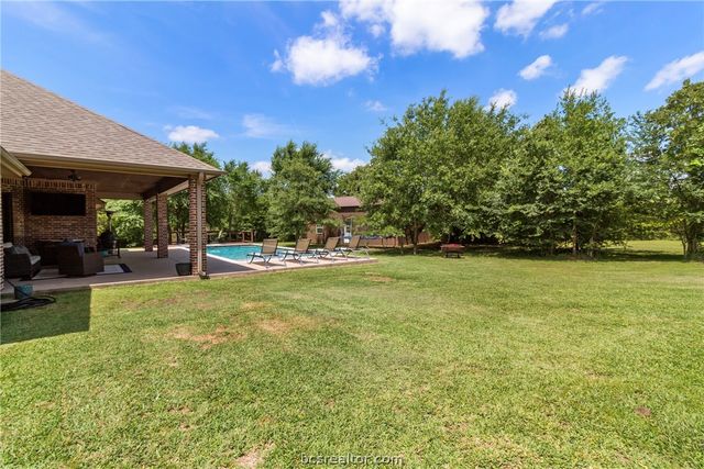 5028 Vintage Oaks Court, College Station, TX 77845
