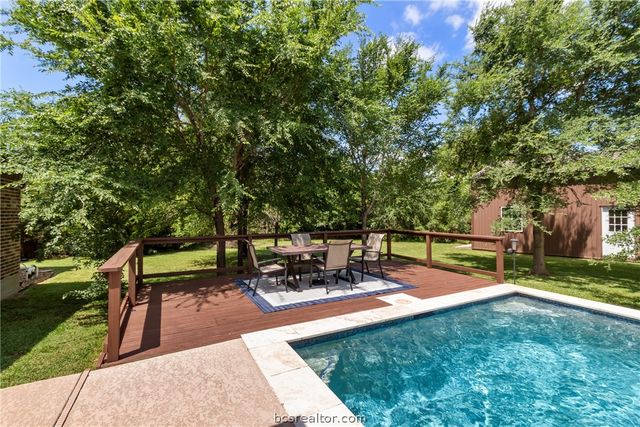 5028 Vintage Oaks Court, College Station, TX 77845