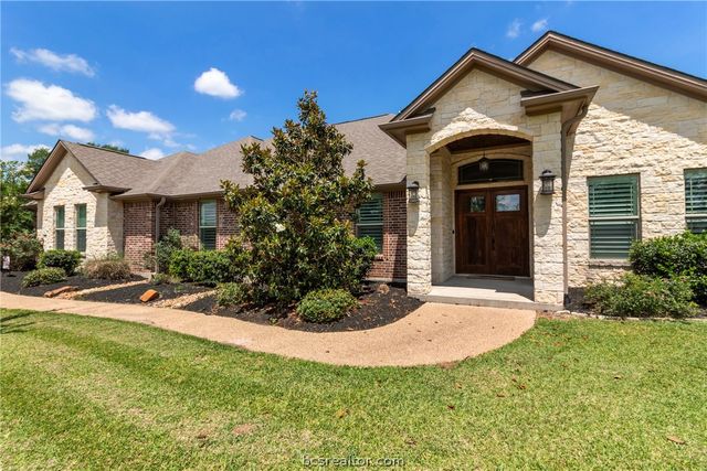5028 Vintage Oaks Court, College Station, TX 77845