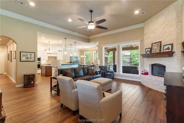 5028 Vintage Oaks Court, College Station, TX 77845