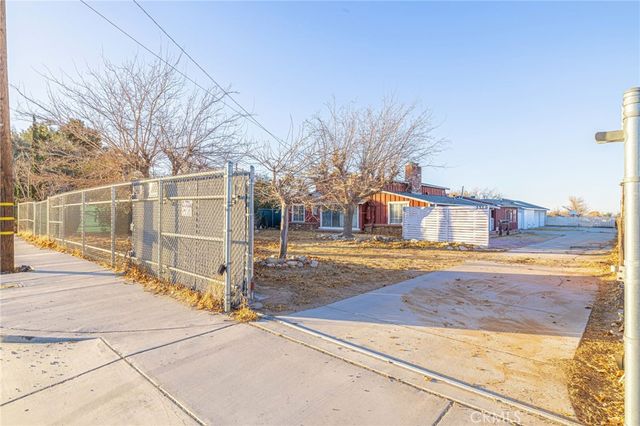 3339 E Avenue S, Palmdale, CA 93550