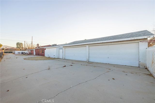 3339 E Avenue S, Palmdale, CA 93550