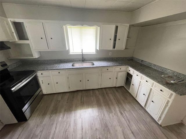 2010 13th Street, Port Arthur, TX 77640