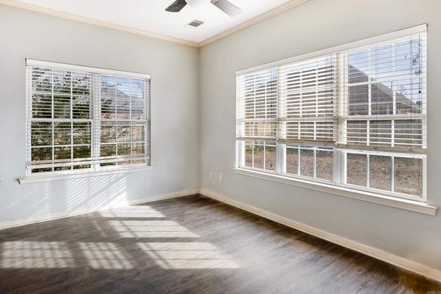 6520 W Caribbean Drive, Benton, AR 72019