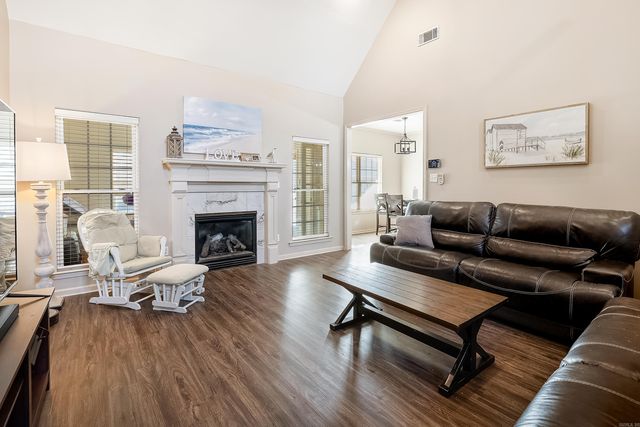 6520 W Caribbean Drive, Benton, AR 72019